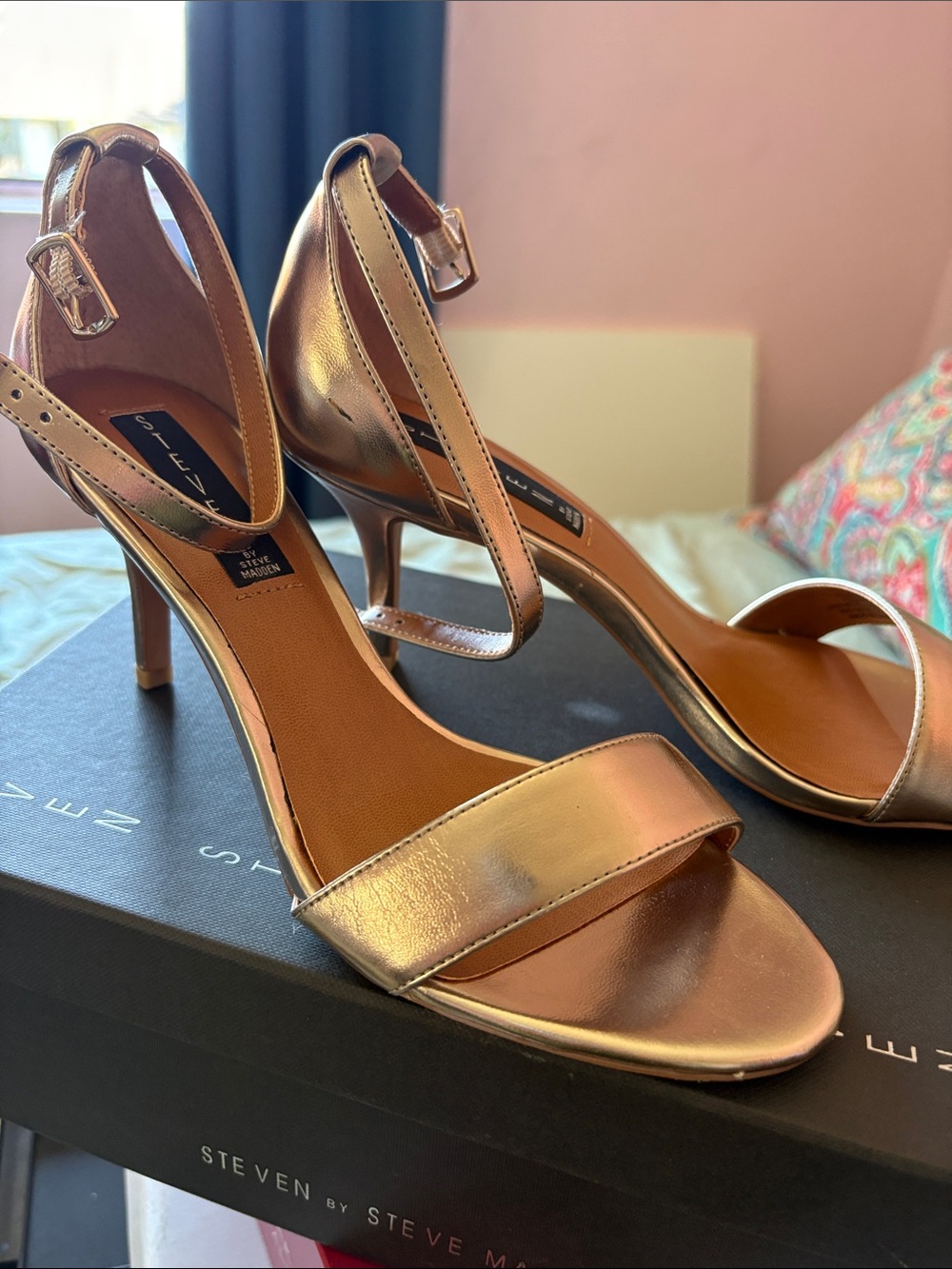 Steve Madden Metallic Gold Single-Band Ankle Strap Heels size 8